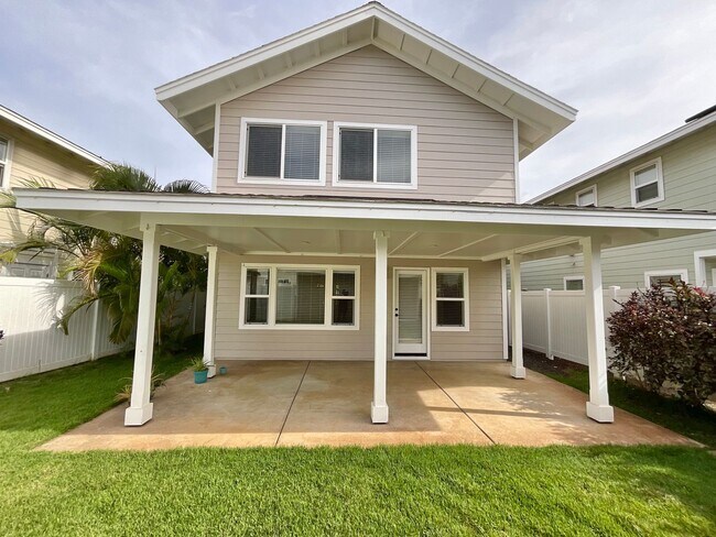 Building Photo - 4 Bedroom 3 Bath, 2 Car garage w/3rd parking stall, Solar panels (RRLLC)