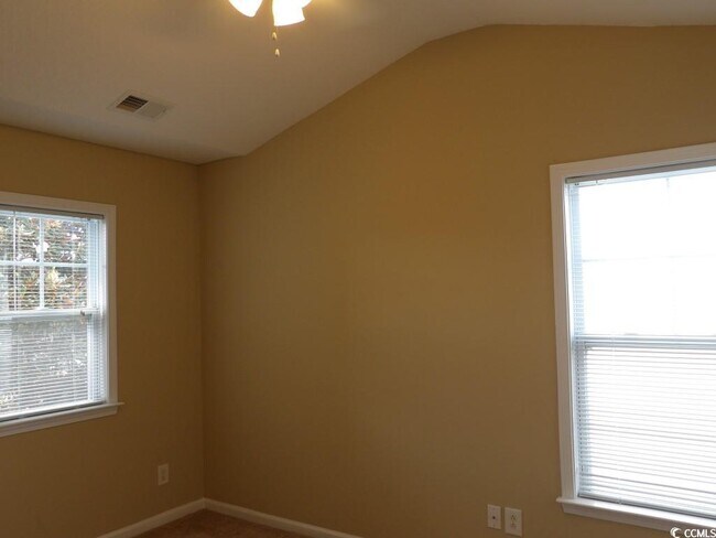 Building Photo - 185 Fulbourn Pl