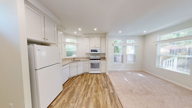 Building Photo - 4133-4133 Palm Tree Ct