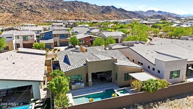 Building Photo - 1118 E Paseo Way