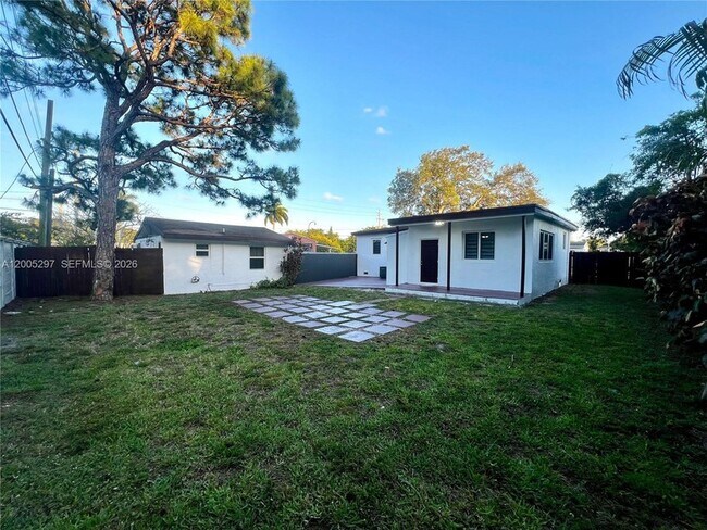 Building Photo - 1715 NW 180th Terrace