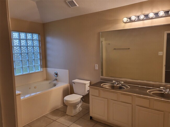 Building Photo - 5406 Meadow Canyon Dr