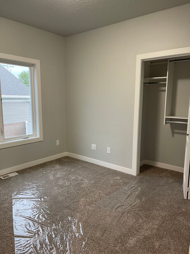 Building Photo - Twin home - 109