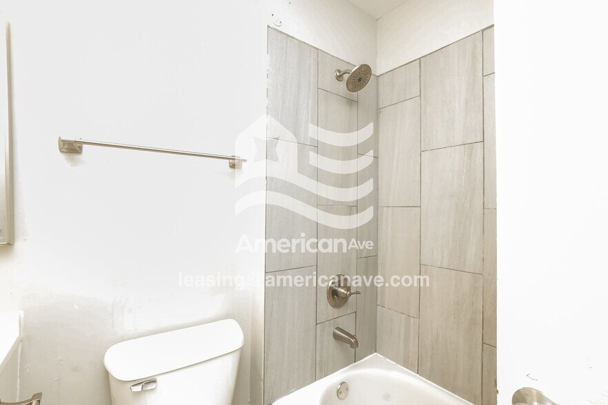 Building Photo - 2262 Forest Glen Dr