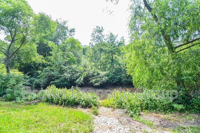 Building Photo - 5115 Lake Valley Dr