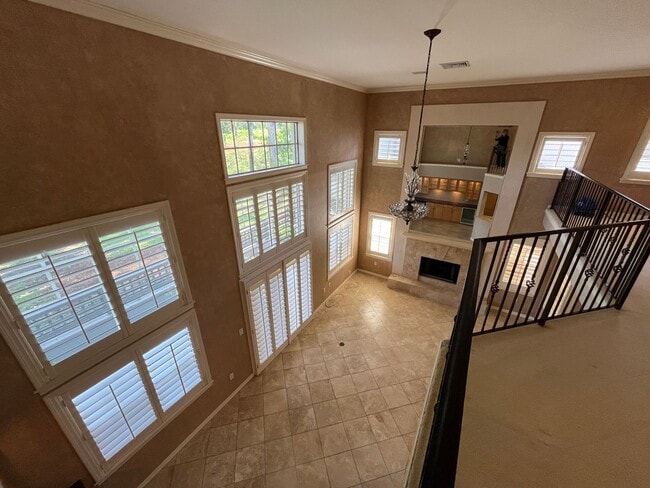 Building Photo - Hampton Court (Mililani Mauka) - Must see!!  3 bedrooms, central A/C, large 1745 sf, 2 story