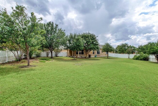 Building Photo - 904 Black Canyon St