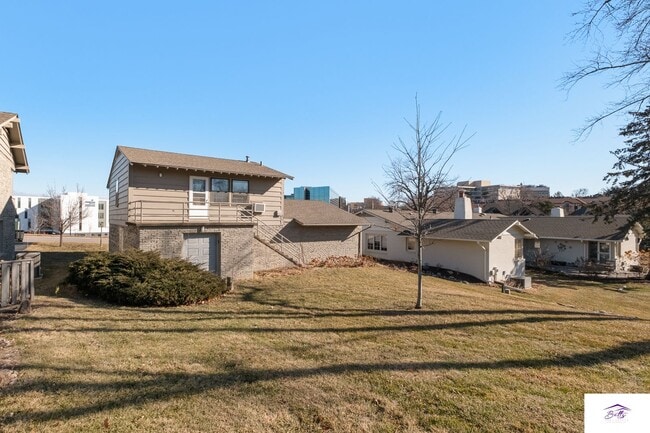 Building Photo - AVAILABLE NOW!