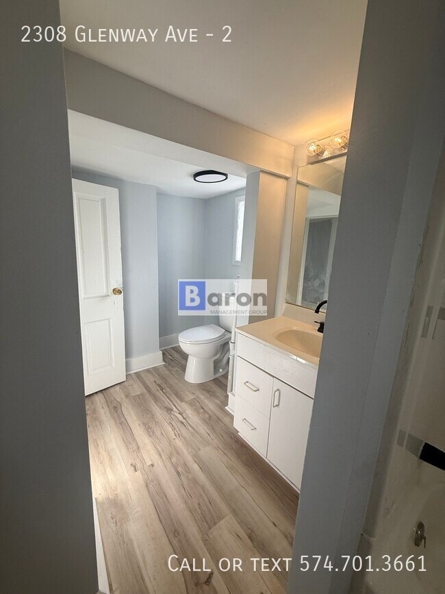 Building Photo - 2308 Glenway Ave