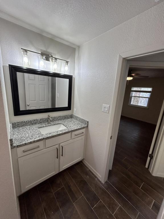 Building Photo - 3105 Vista Ln