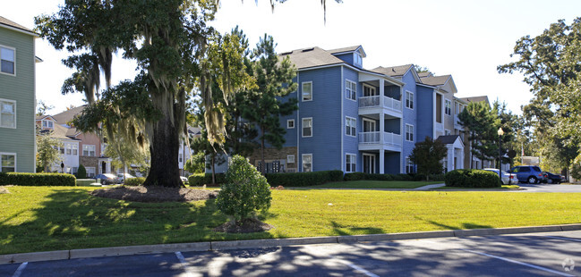 Building Photo - Barrington Park Condominiums