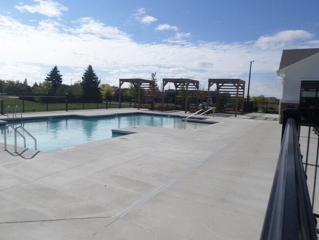 Building Photo - 6935 70th Ct