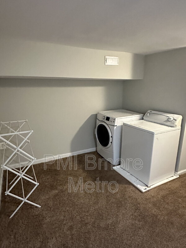 Building Photo - 37 S Ellwood Ave