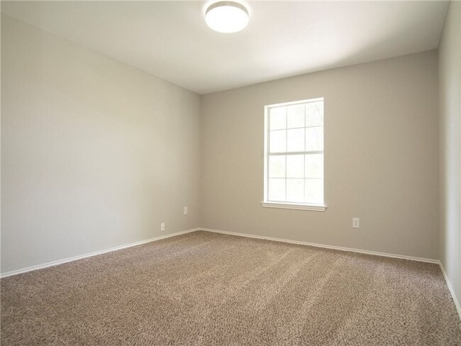 Building Photo - Gorgeous 3 bedroom, 2 story home!