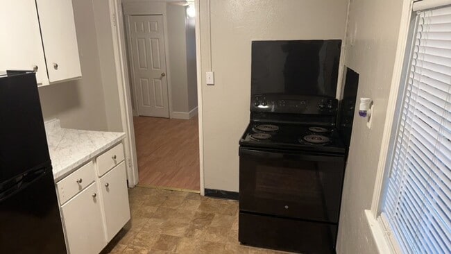Building Photo - 1 bed 1bath duplex near Prisma health