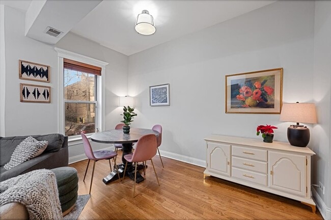 Building Photo - 1023 W Dakin St