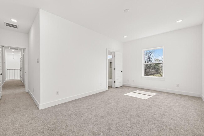 Building Photo - 5304 Lynnfield St