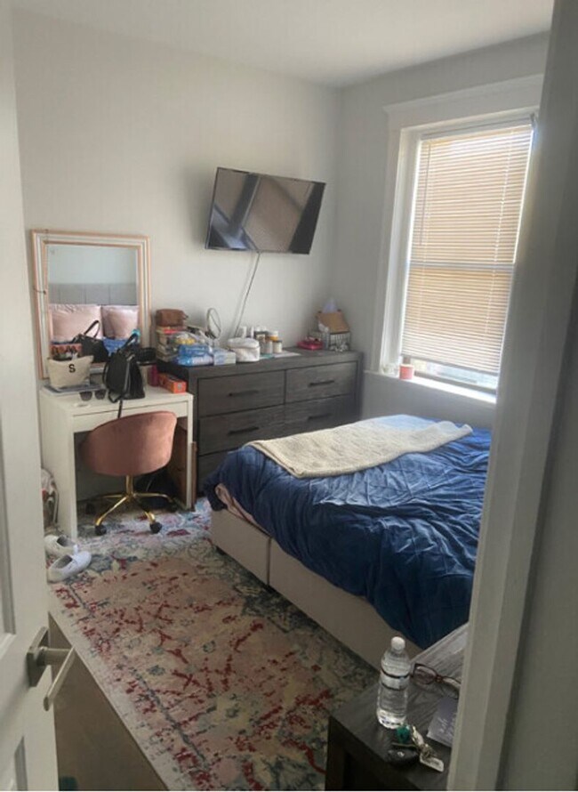 Building Photo - Centrally Located, Modern Fenway 2-Bed w/ Laundry