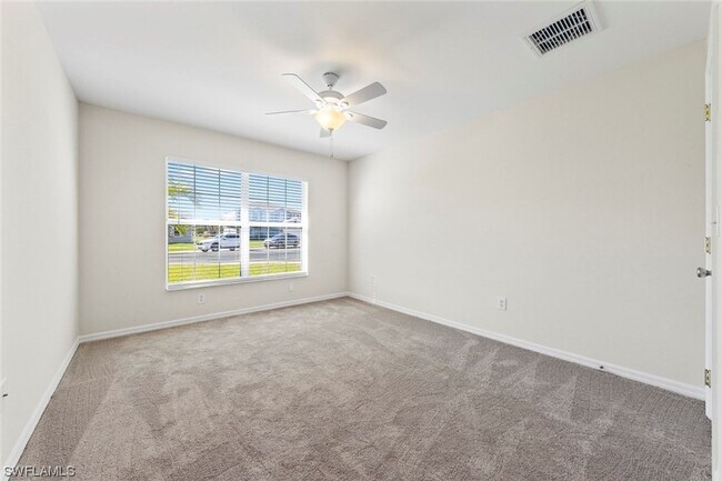 Building Photo - 4BR Home in Gated Town Lakes Community with Lake View