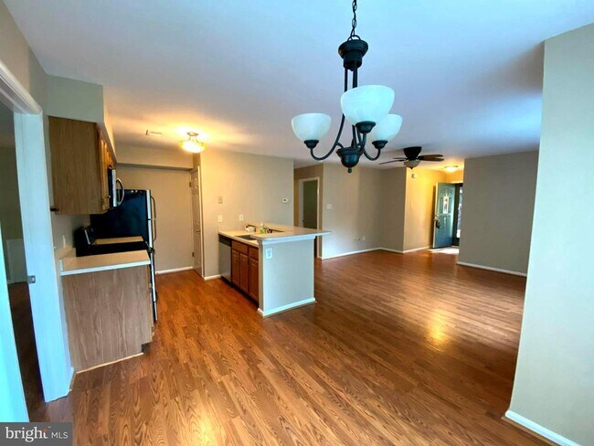 Building Photo - 1701 Foxmeadow Cir