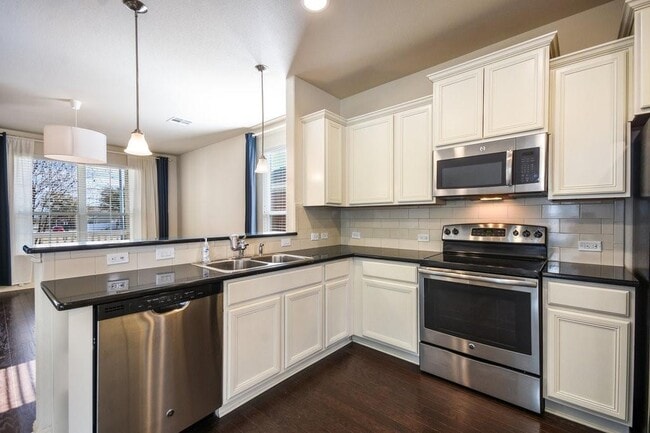 Building Photo - 18316 Mammoth Cave Blvd