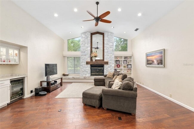 Building Photo - Beautiful Home in Landmark Woods