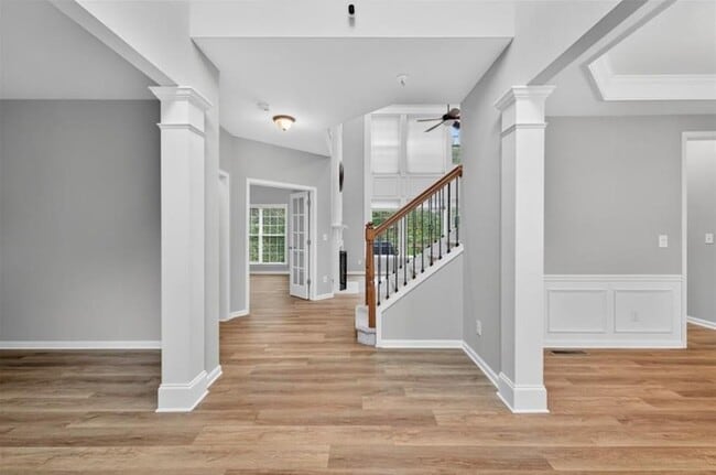 Building Photo - 740 Mayfair Ct