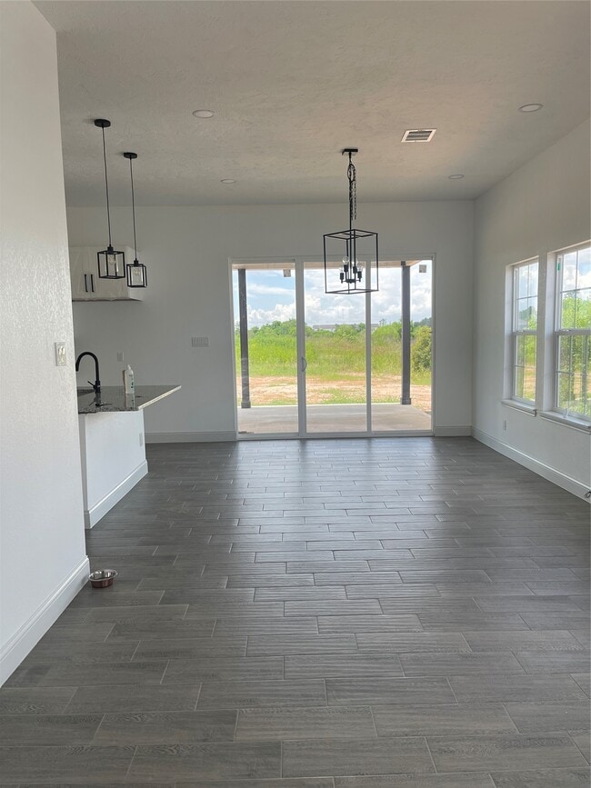 Building Photo - 1610 Rd 5729