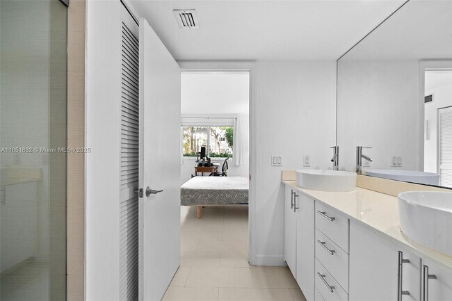 Building Photo - 240 Galen Dr