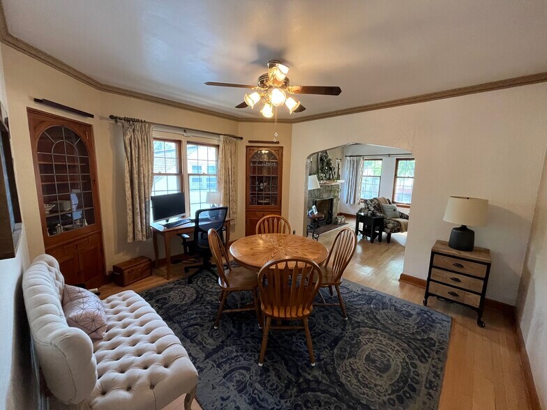 Dining Room - 3508 S Pine Ave