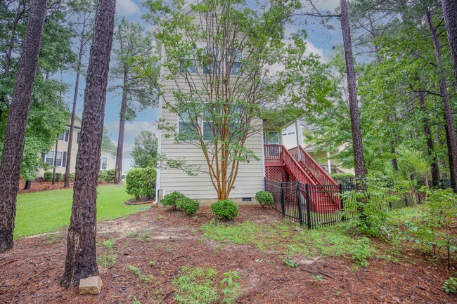 Building Photo - Charming 3 bed, 2.5 bath home with bonus t...