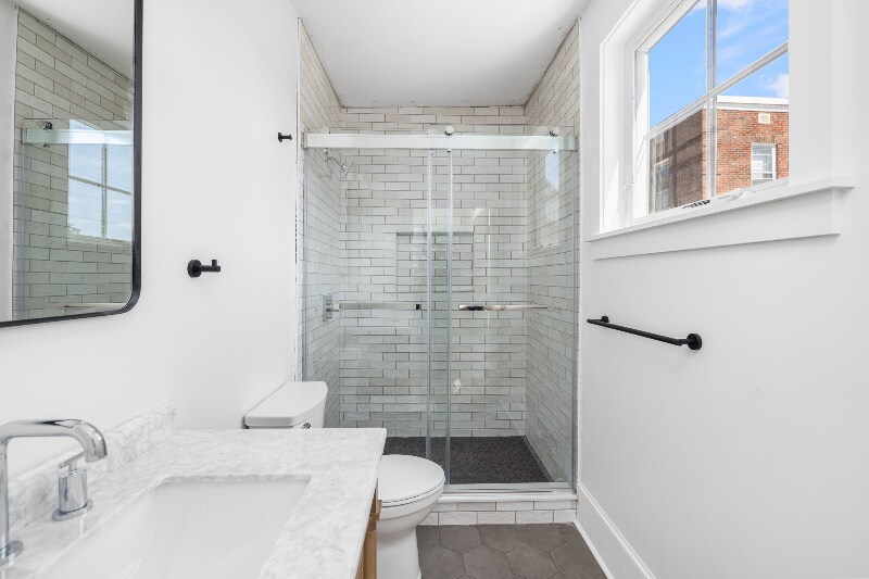 Building Photo - 293 Governor St