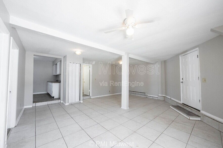 Building Photo - 4881 300W