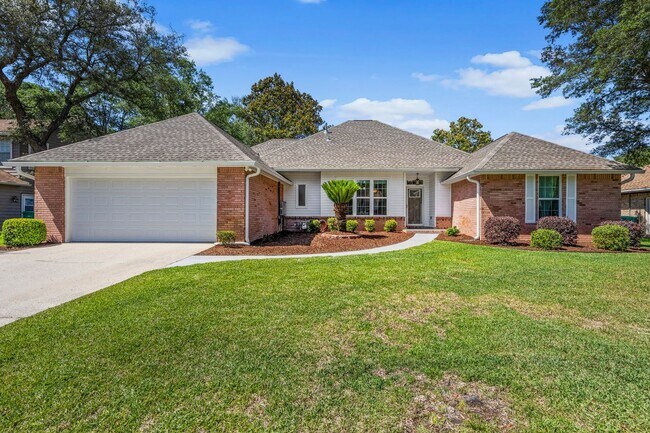 Building Photo - Spacious 4 Bedroom in Bluewater Bay w/ Large POOL!!