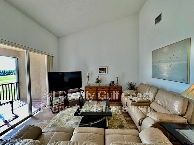 Building Photo - 803 Fairwaycove Ln