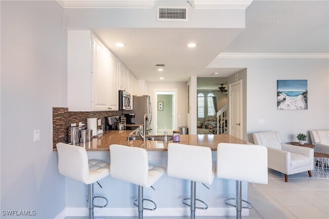 Building Photo - 6032 Towncenter Cir