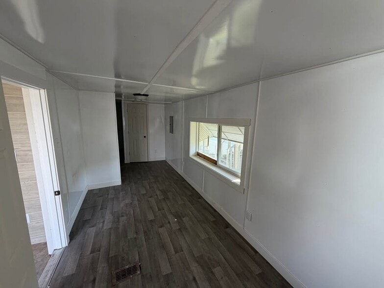 Building Photo - 2825 SE 14th St