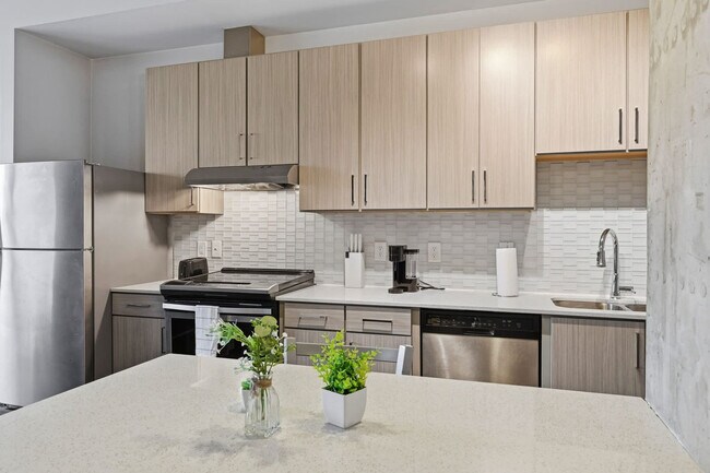 Building Photo - 28 Woolfe St