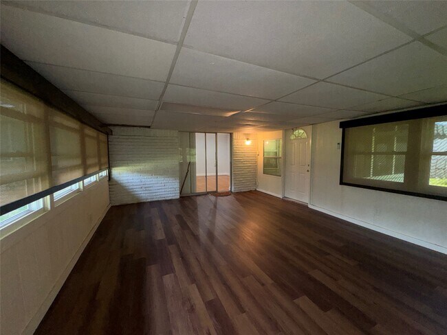 Building Photo - 12119 Dunlap St