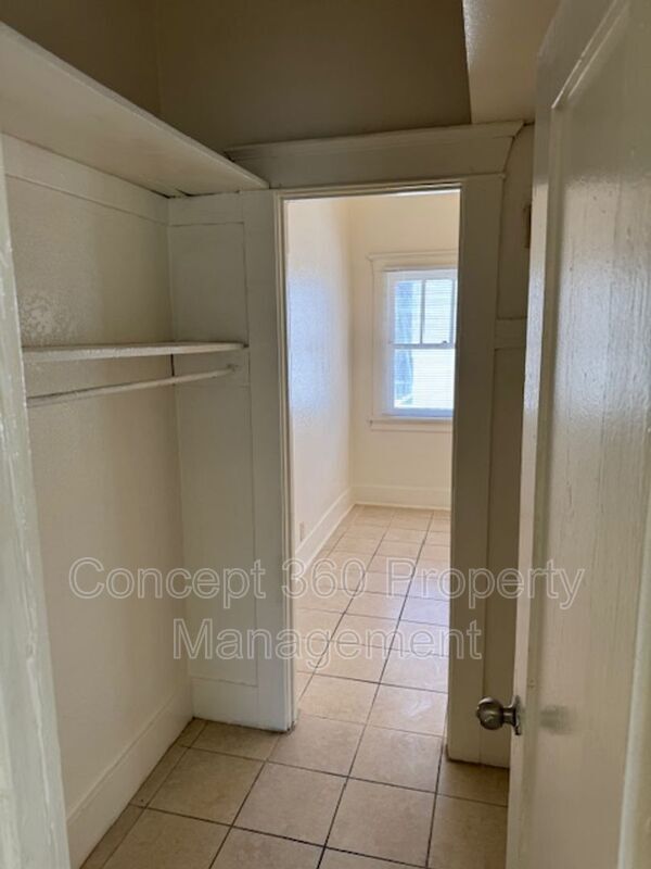Building Photo - 758 Cerritos Ave