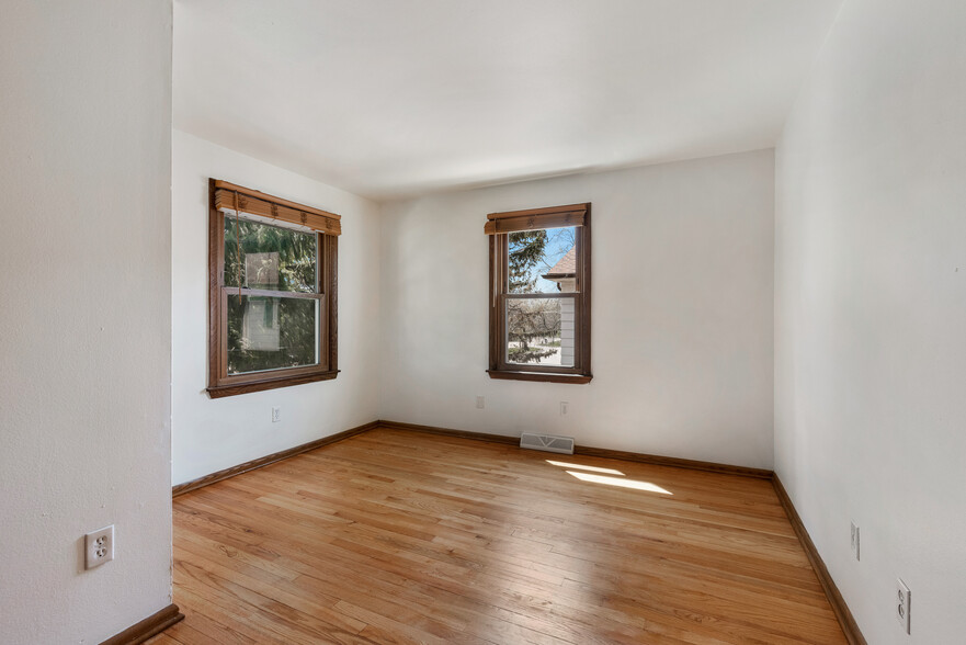 Building Photo - 5247 N Mohawk Ave