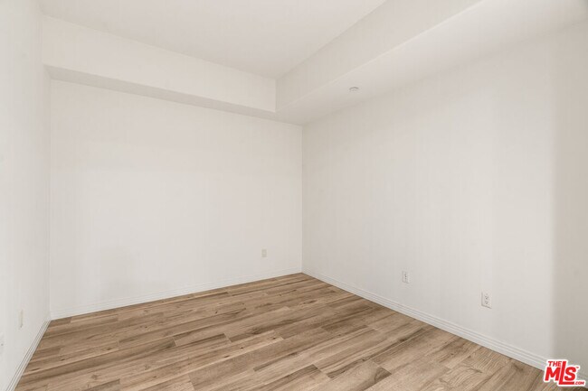 Building Photo - 4050 Glencoe Ave