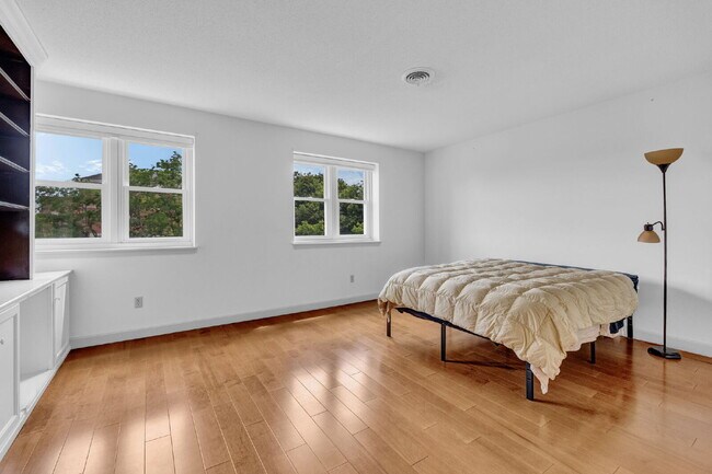 Building Photo - Luxury Condo for Rent – Franklin Place, Bangor