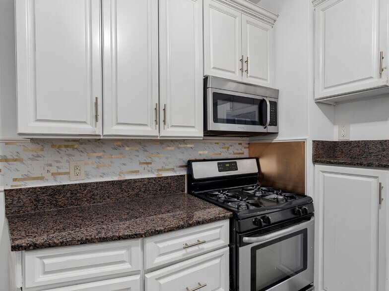 Kitchen - 22 Harrison Ave