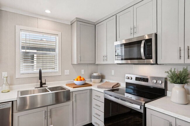 Building Photo - 1612 Swallowtail Dr