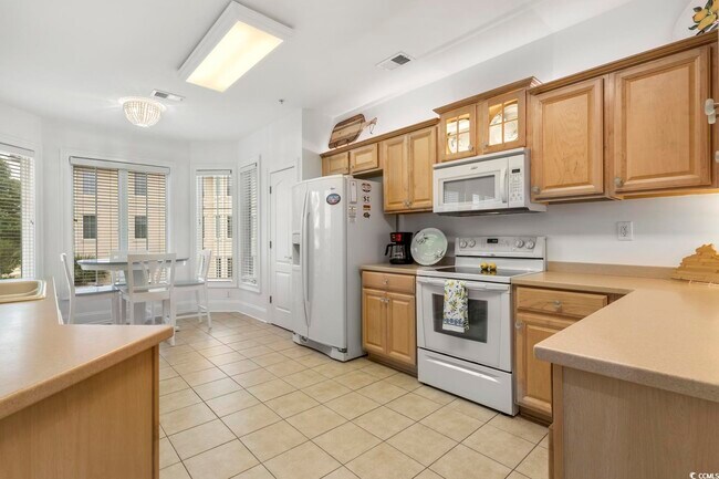 Building Photo - 2180 Waterview Dr