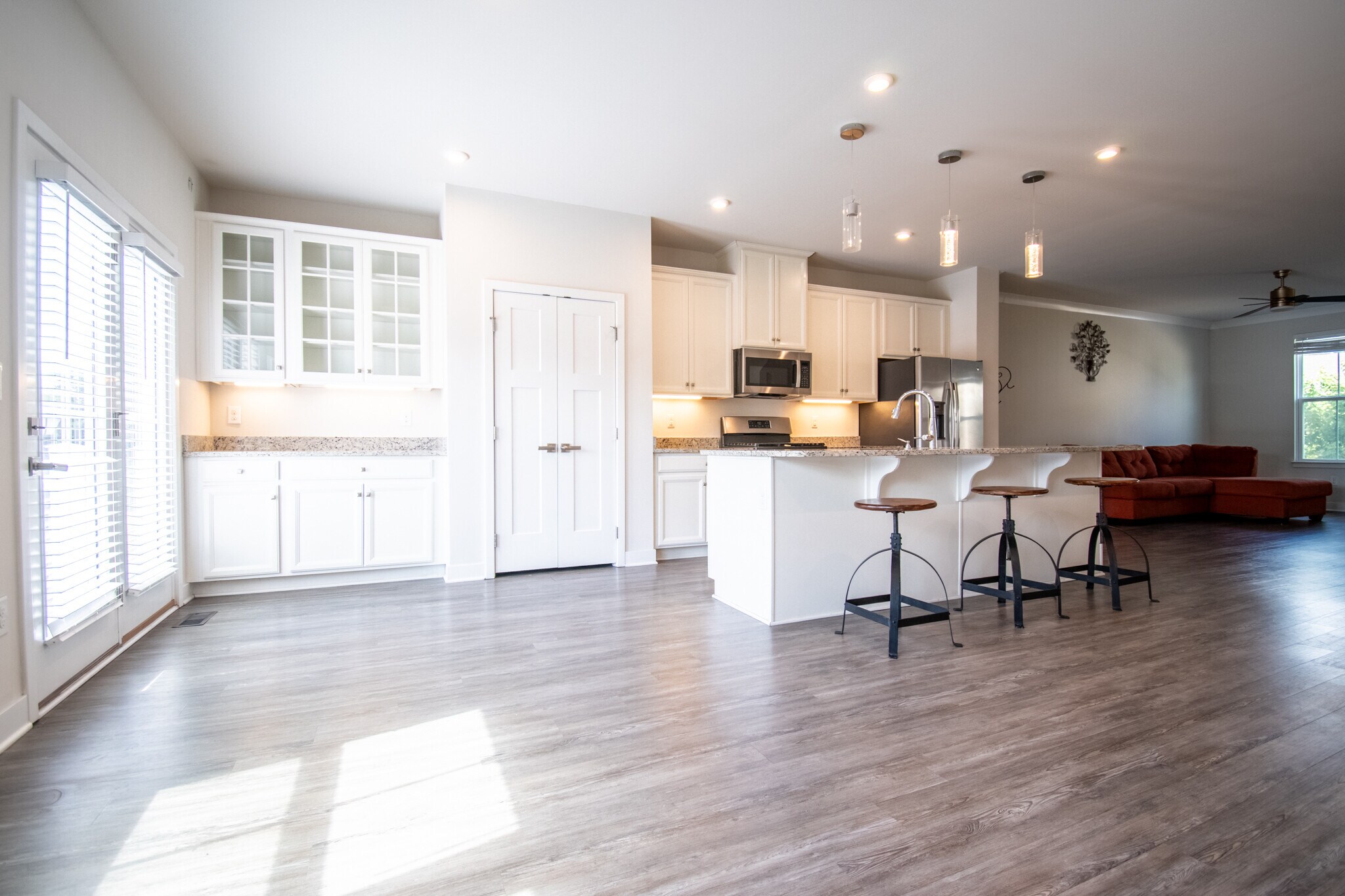 Building Photo - 914 Avast Way