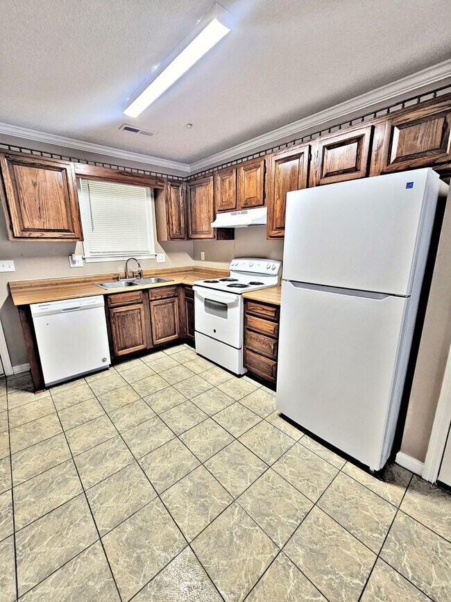 Building Photo - 2824 Wimberly Dr SW