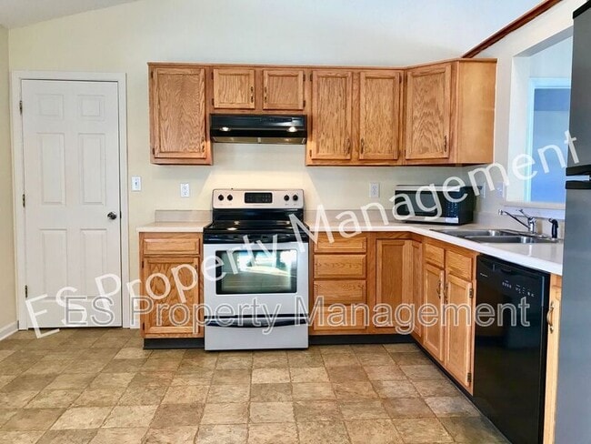 Building Photo - 5742 Ashcroft Dr
