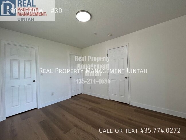 Building Photo - 390 980